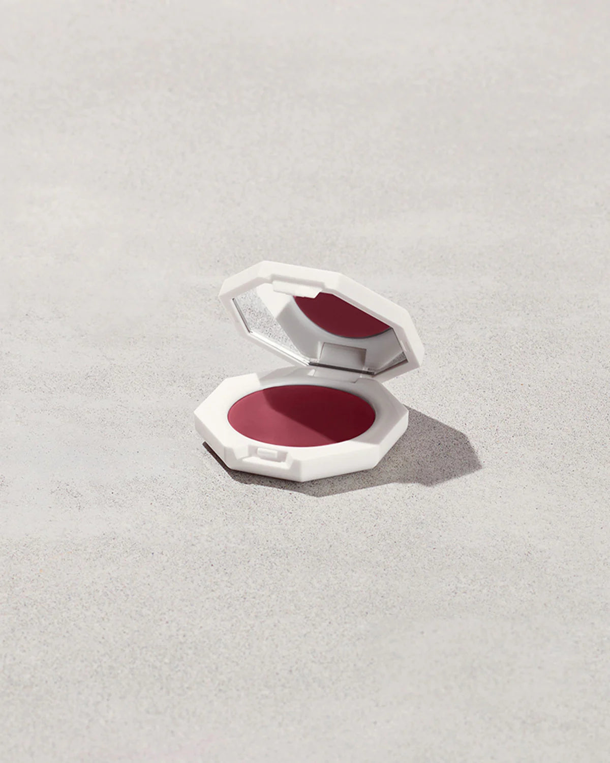 Cheeks Out Freestyle Cream Blush — Riri