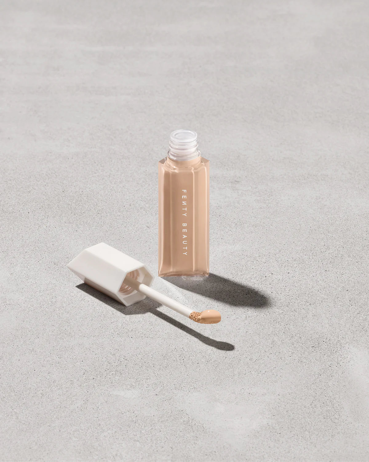 We're Even Hydrating Longwear Concealer — 200C