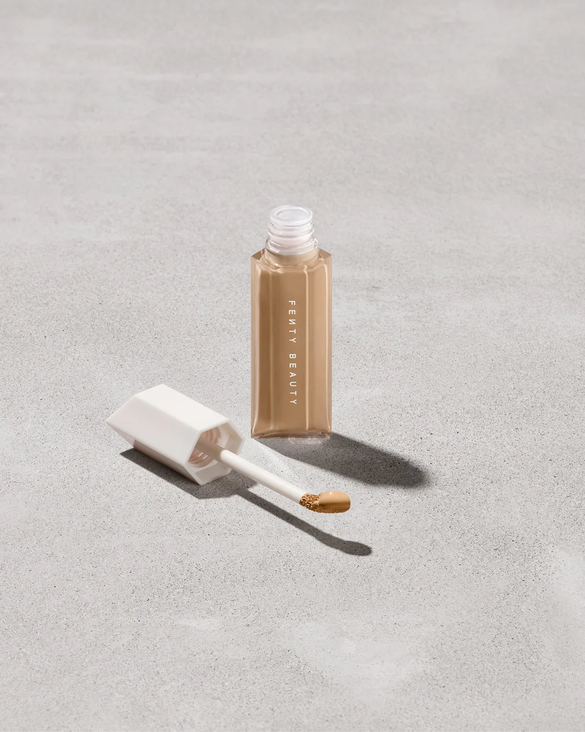 We're Even Hydrating Longwear Concealer — 265W