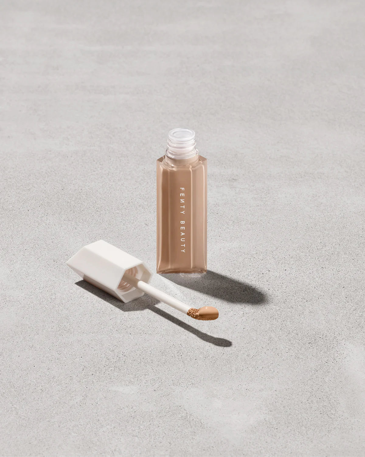 We're Even Hydrating Longwear Concealer — 280C