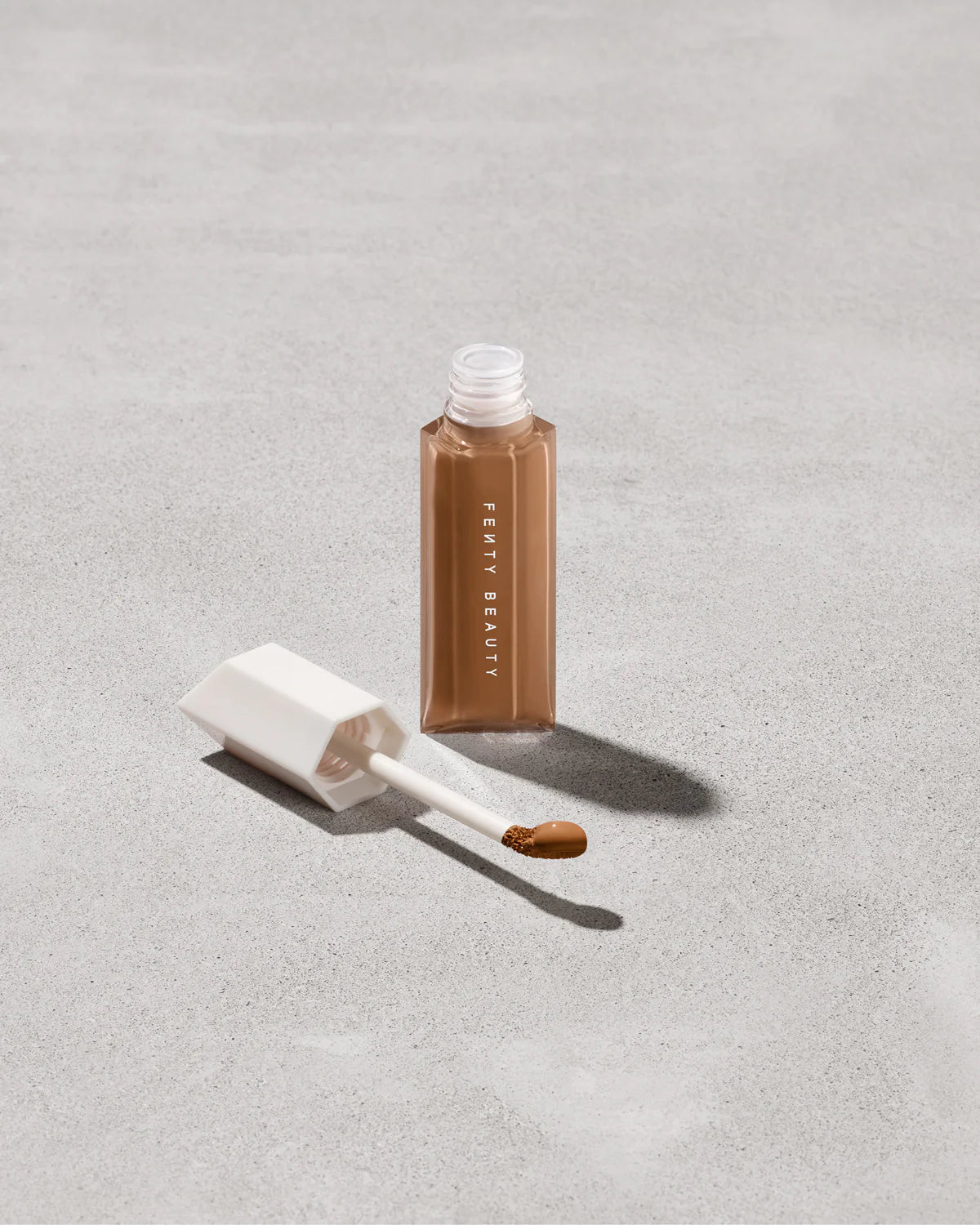 We're Even Hydrating Longwear Concealer — 390C